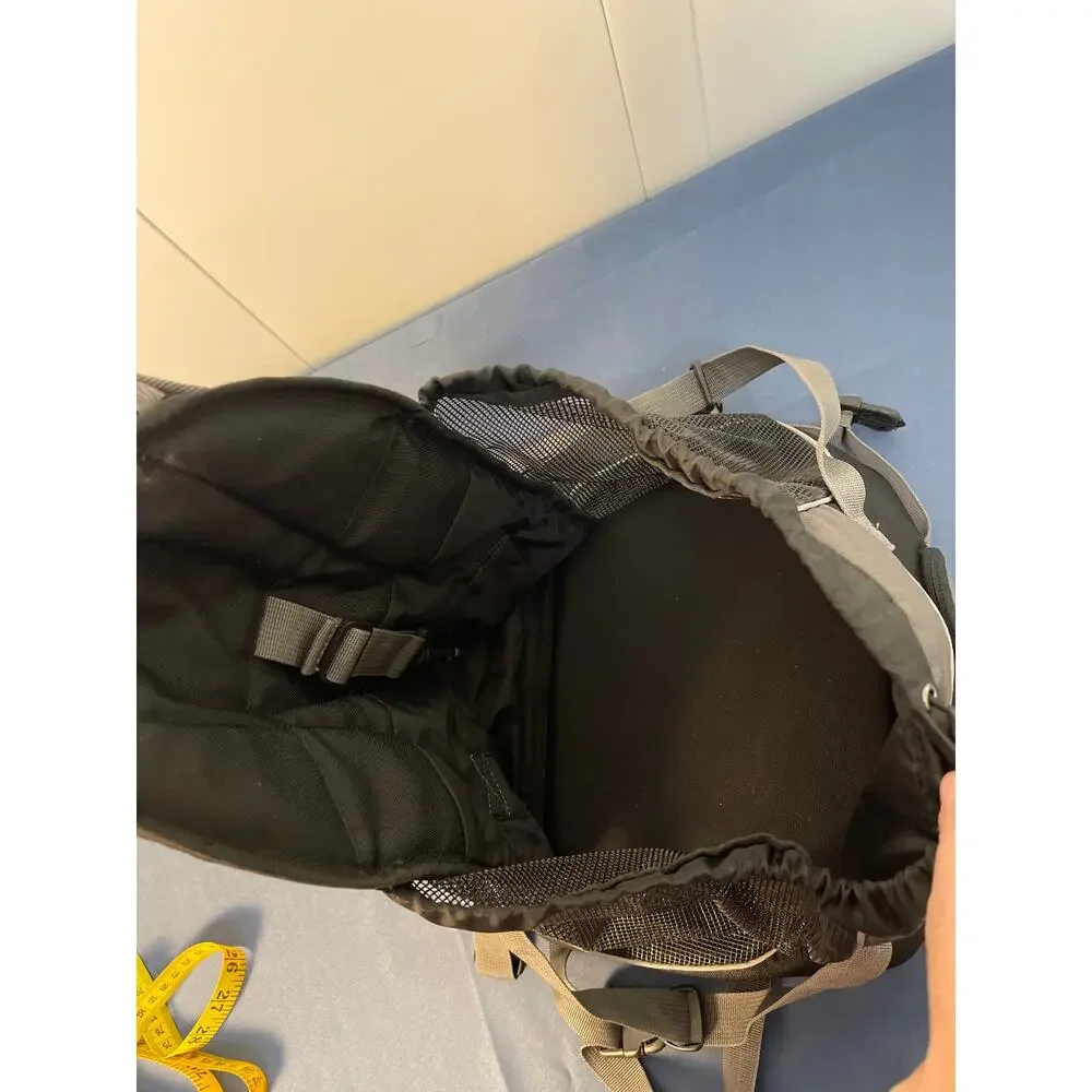 Pet Carrier Backpack Color Black/Gray Brand Unknown‎